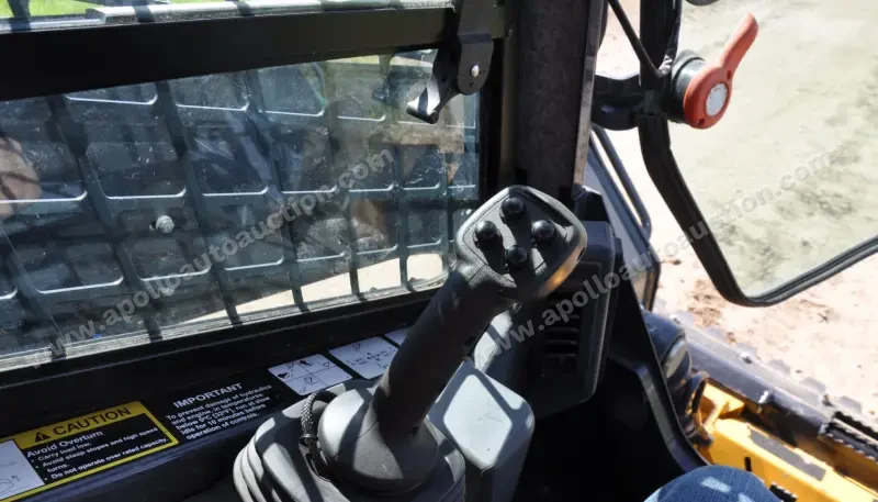 2018 John Deere 333G photo 37