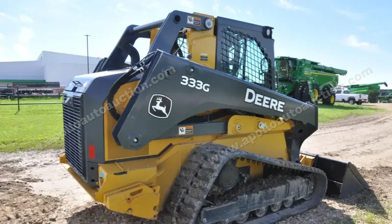 2018 John Deere 333G photo 5