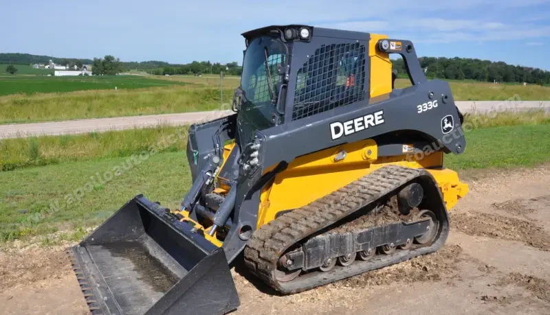 2018 John Deere 333G photo 1