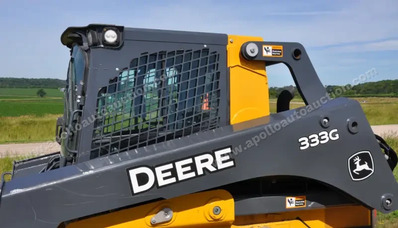 2018 John Deere 333G photo 18