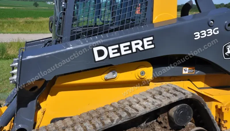 2018 John Deere 333G photo 17