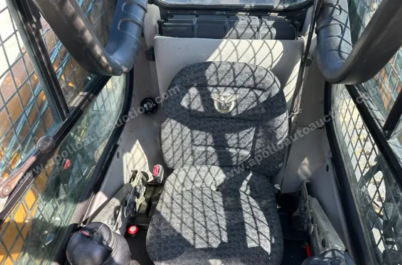 2019 Case TV370 photo 37
