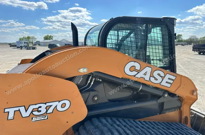 2019 Case TV370 photo 26