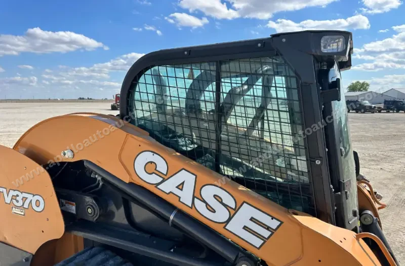 2019 Case TV370 photo 30