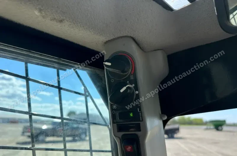 2019 Case TV370 photo 42