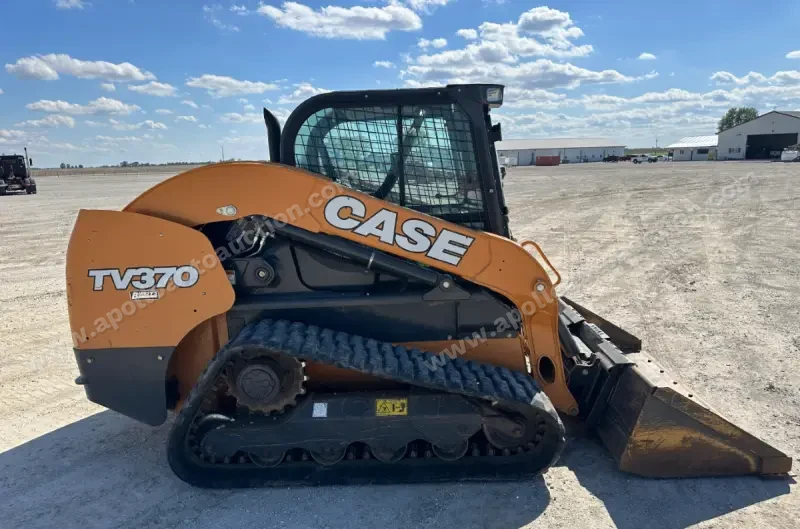 2019 Case TV370 photo 4