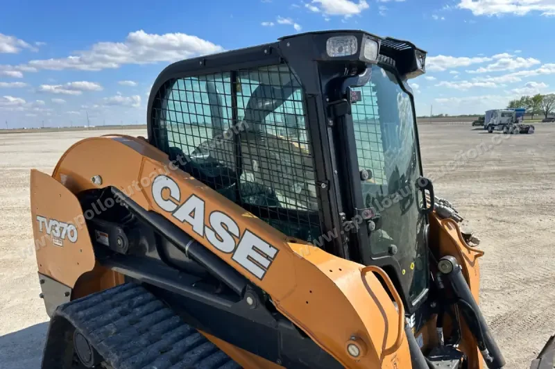 2019 Case TV370 photo 29
