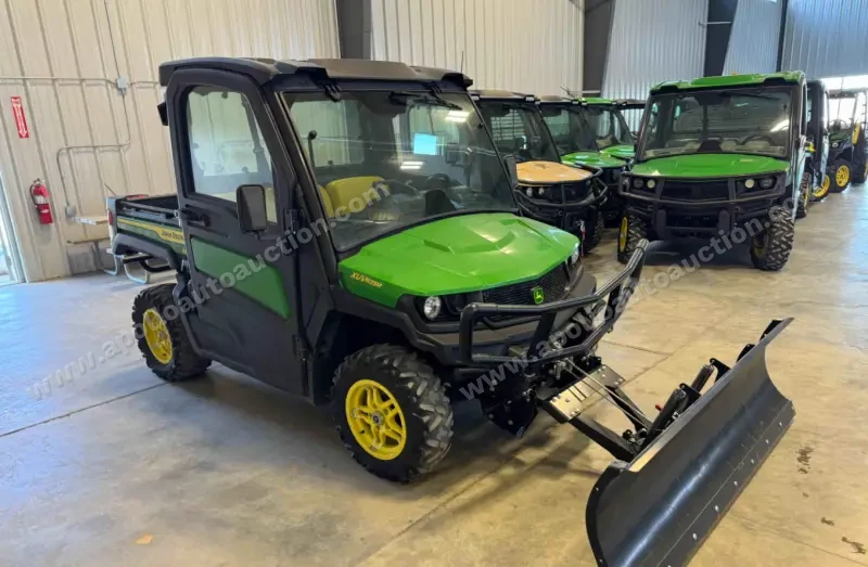 2021 John Deere XUV 835M Gator 4x4 photo 3