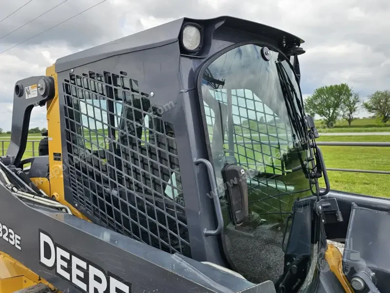 2016 John Deere 323E photo 47