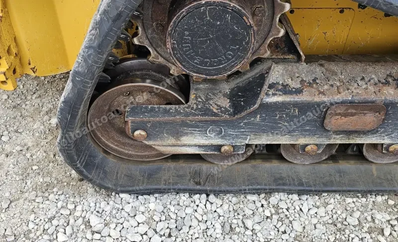 2016 John Deere 323E photo 27