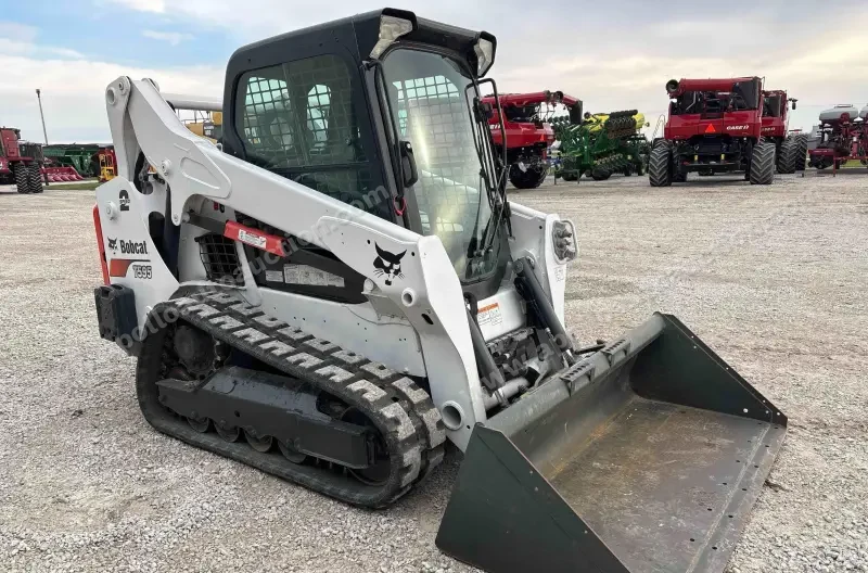 2016 Bobcat T595 Compact Track Loader photo 4