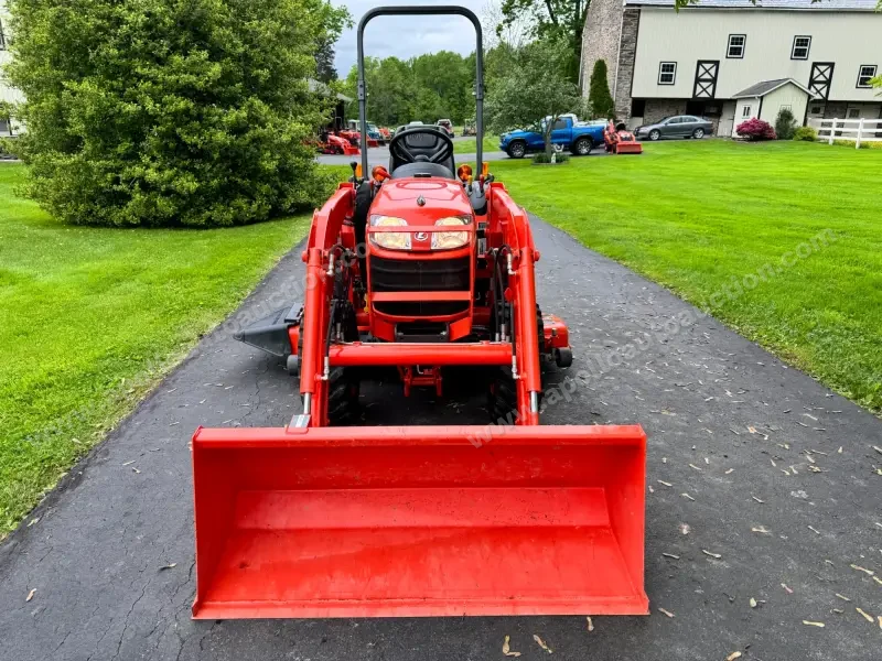 2014 Kubota B2920 Tractor Loader Snowblower photo 18