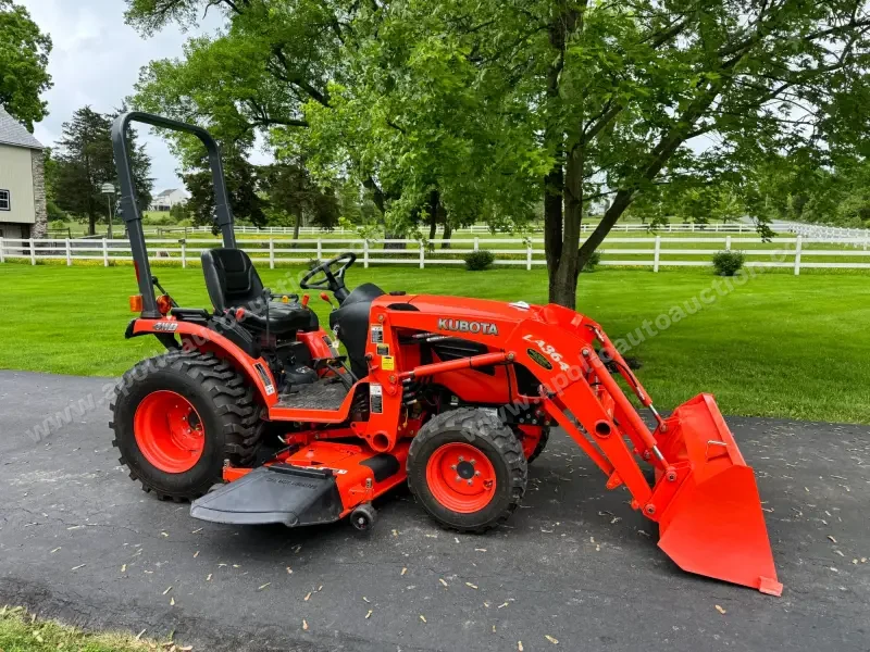 2014 Kubota B2920 Tractor Loader Snowblower photo 11