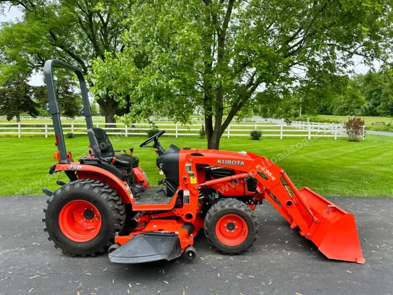 2014 Kubota B2920 Tractor Loader Snowblower photo 12