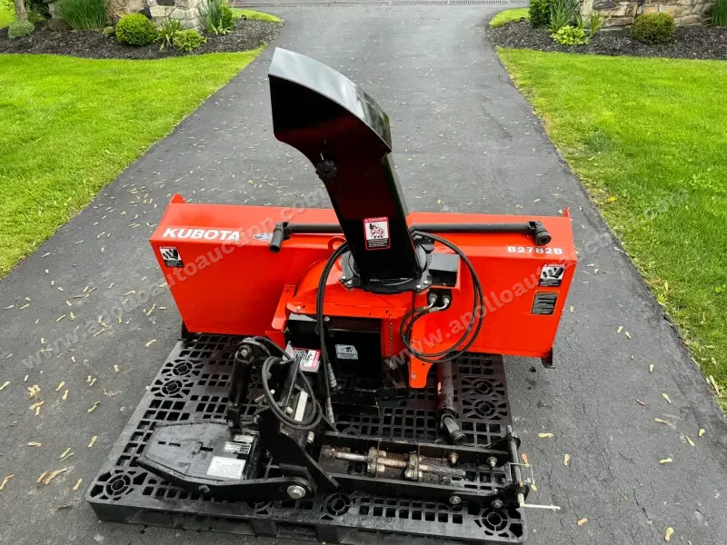 2014 Kubota B2920 Tractor Loader Snowblower photo 5