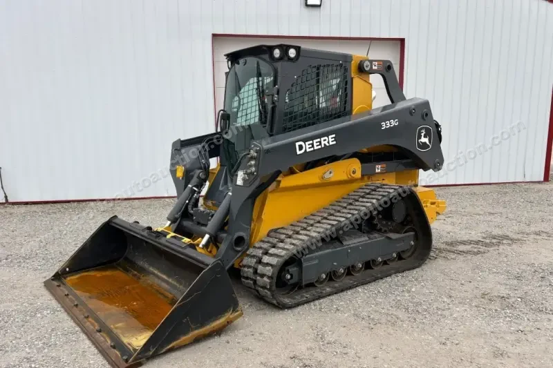 2016 John Deere 333G photo 1