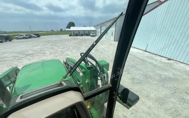 2011 John Deere 5093E MFWD photo 2