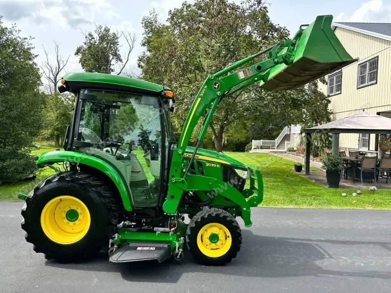 2020 John Deere 3039R photo 6