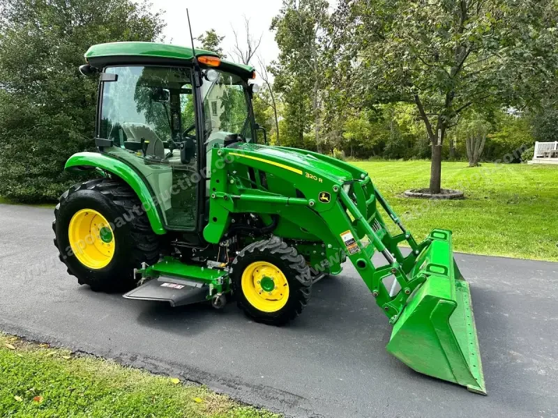 2020 John Deere 3039R photo 2