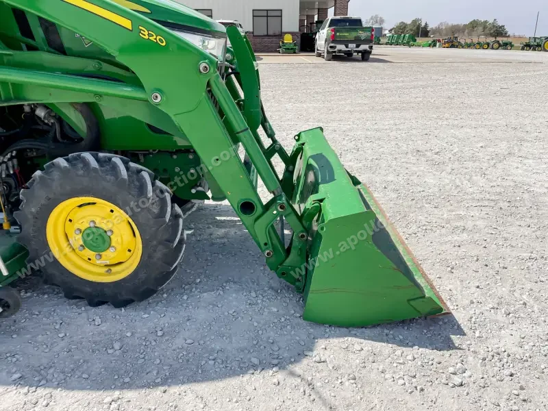 2020 John Deere 3046R Tractor Package photo 26