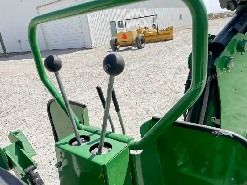 2020 John Deere 3046R Tractor Package photo 6
