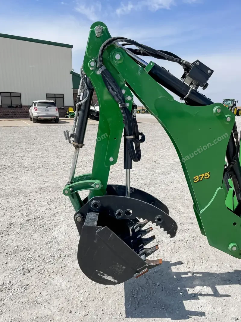 2020 John Deere 3046R Tractor Package photo 8