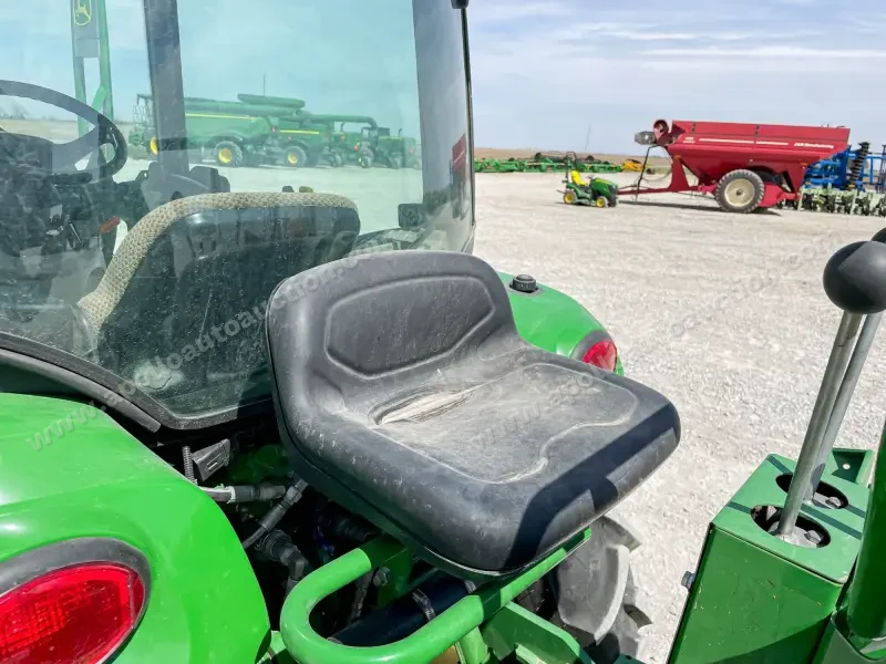 2020 John Deere 3046R Tractor Package photo 19
