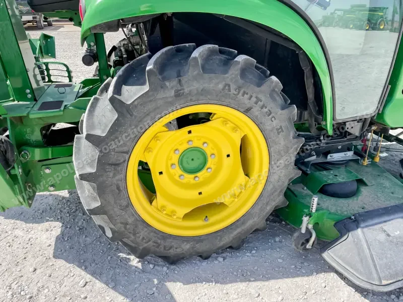 2020 John Deere 3046R Tractor Package photo 23