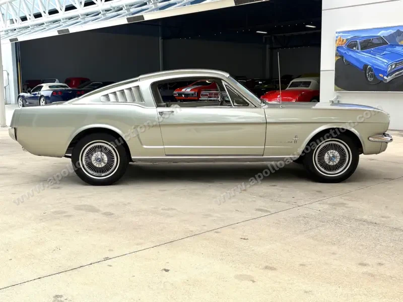 1966 Ford Mustang 2+2 photo 5