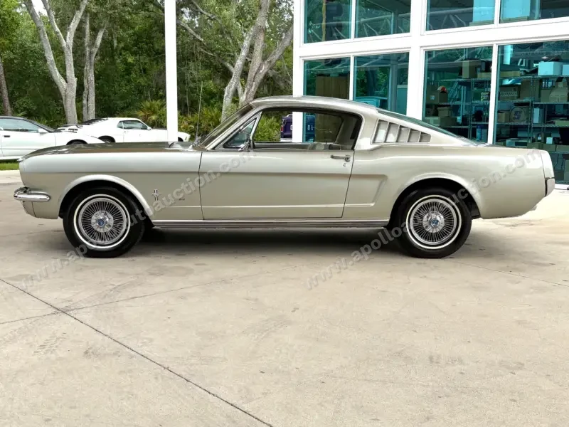 1966 Ford Mustang 2+2 photo 10