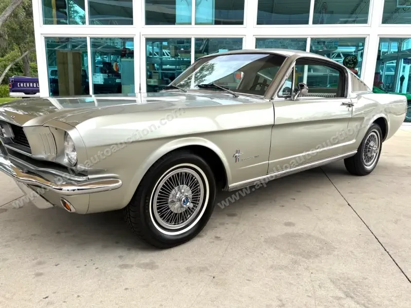 1966 Ford Mustang 2+2 photo 12