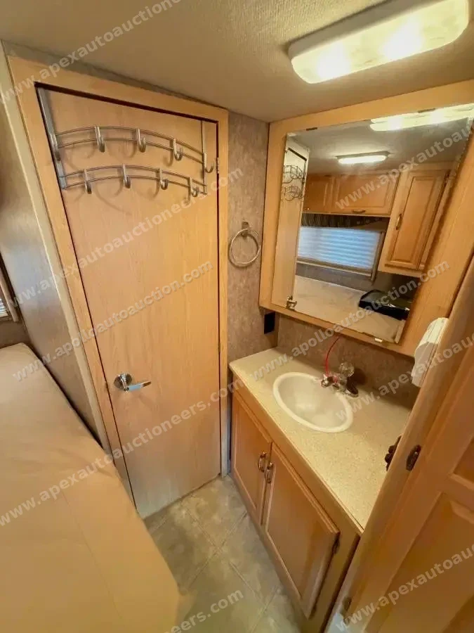 2007 Winnebago Aspect 26A photo 8