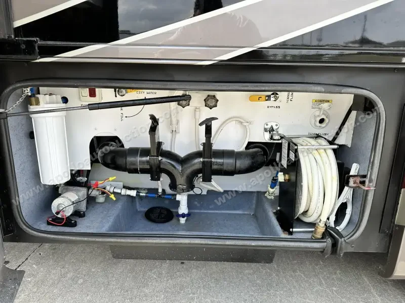 2015 Tiffin Phaeton 40QBH photo 14