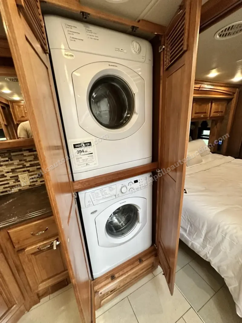 2015 Tiffin Phaeton 40QBH photo 20