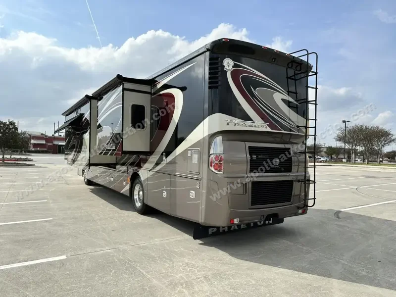2015 Tiffin Phaeton 40QBH photo 12
