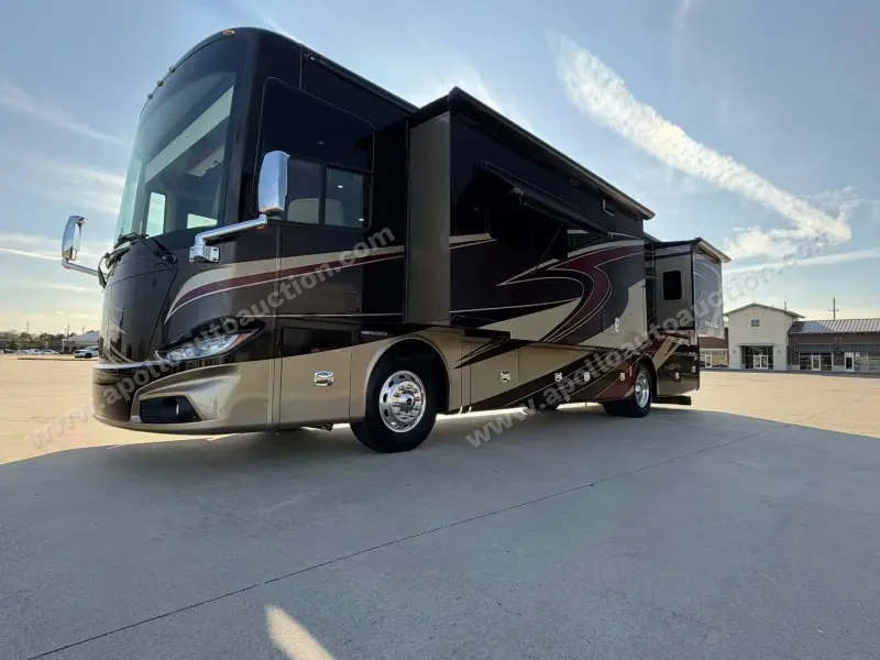 2016 Tiffin Phaeton 36 QHS photo 2